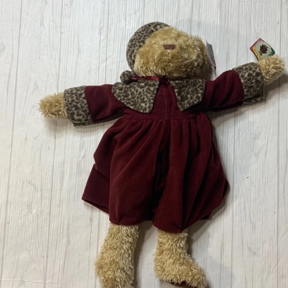2001 JCPennys Holiday Collection Bear